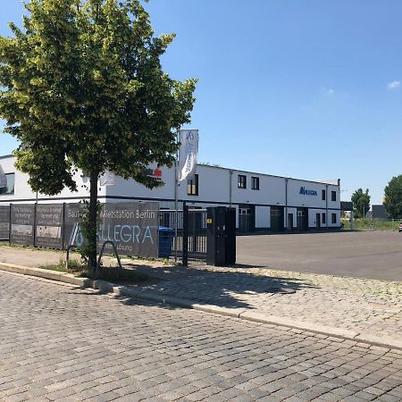Monteurzimmer Berlin Pankow Mit Dachterrasse - Nur 10 Min. Von Der A10 - 3 Zimmer/ 7 Betten Екстер'єр фото