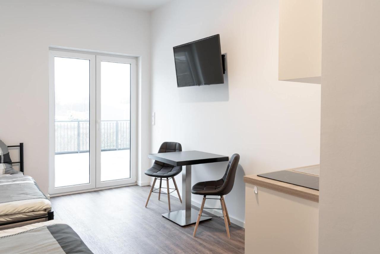 Monteurzimmer Berlin Pankow Mit Dachterrasse - Nur 10 Min. Von Der A10 - 3 Zimmer/ 7 Betten Екстер'єр фото